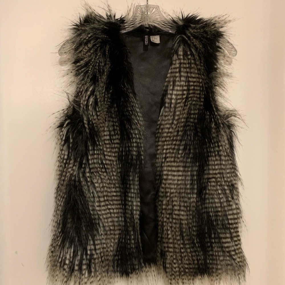 Faux Fur Vest H&M size 2